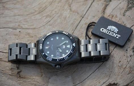 Часовник Orient FEM65007B9